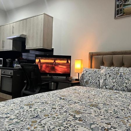 Mia Residence - Entire Studio Apartment - City View - London - Next To Ealing Broadway Station エクステリア 写真