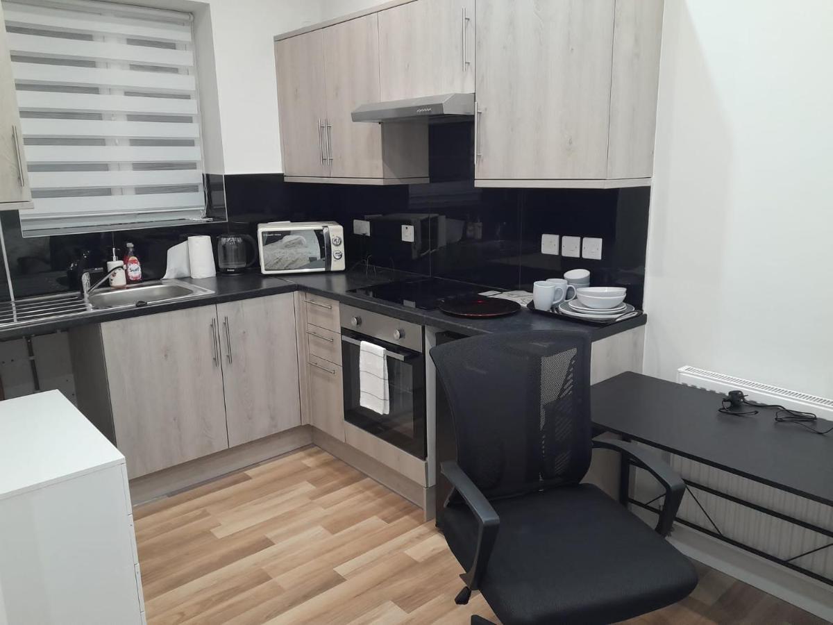 Mia Residence - Entire Studio Apartment - City View - London - Next To Ealing Broadway Station エクステリア 写真
