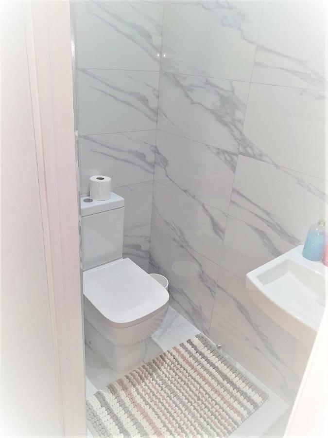 Mia Residence - Entire Studio Apartment - City View - London - Next To Ealing Broadway Station エクステリア 写真