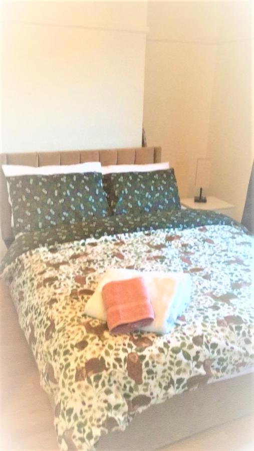 Mia Residence - Entire Studio Apartment - City View - London - Next To Ealing Broadway Station エクステリア 写真