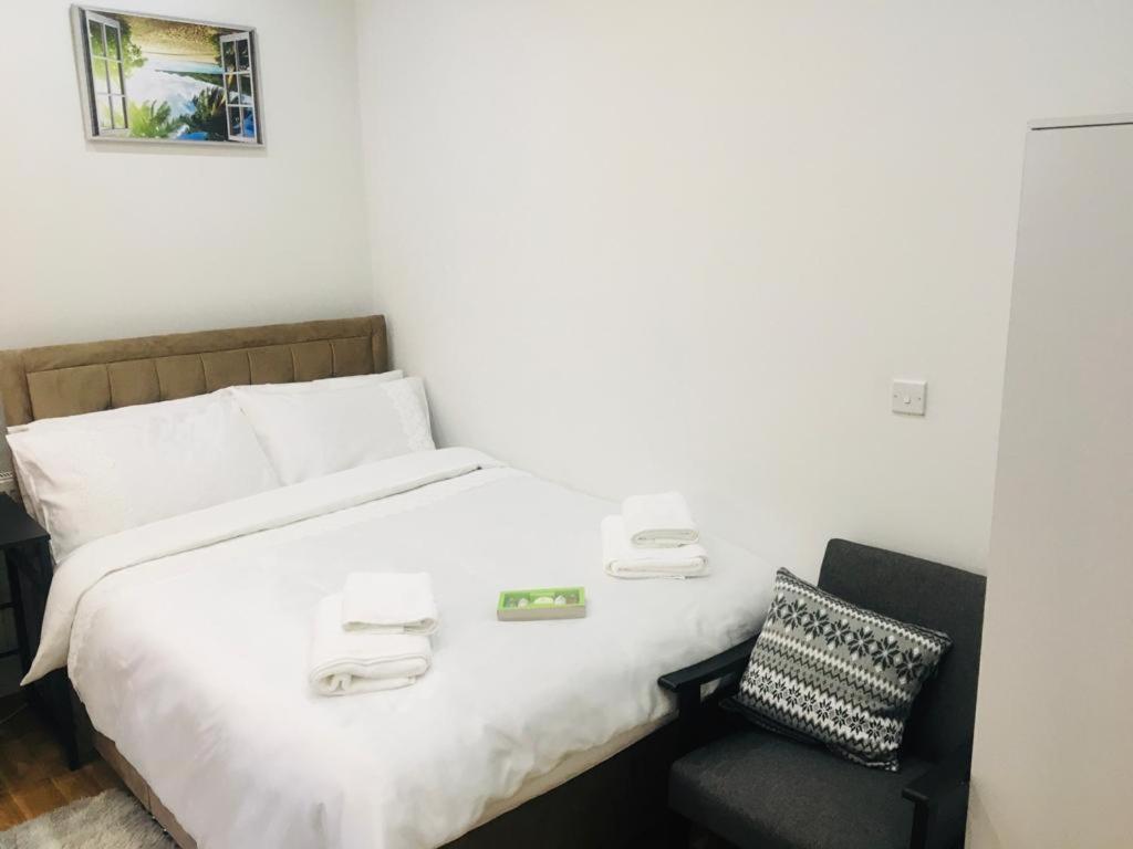 Mia Residence - Entire Studio Apartment - City View - London - Next To Ealing Broadway Station エクステリア 写真